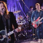 Foo Fighters、米TV番組The Tonight Showに出演した際の「Waiting On A War」パフォーマンス映像を公開