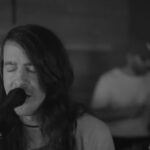 Mayday Parade、アコースティックEP「Out Of Here」から「I Can Only Hope」のパフォーマンス映像を公開
