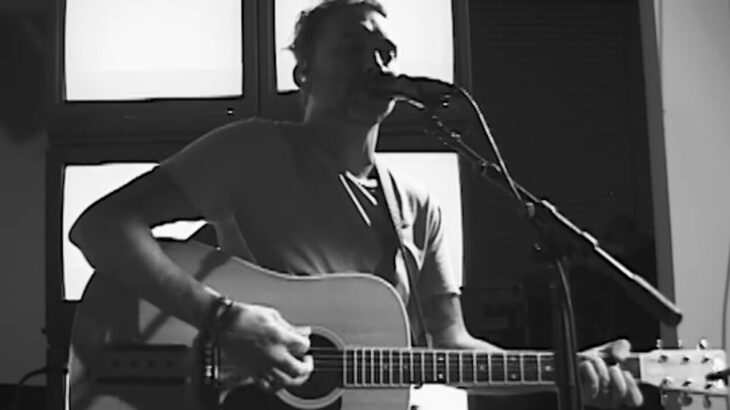 Rise Against、Nowhere Acoustic Sessionsから「Hero of War」の映像を公開
