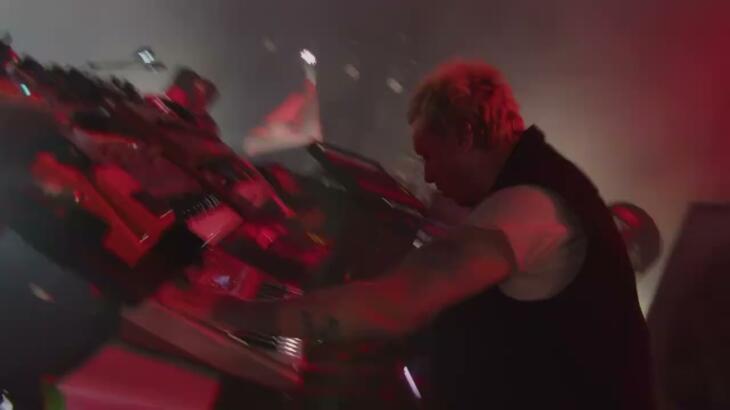 The Prodigy、エストニアで行われたライブから「Omen」のライブ映像公開